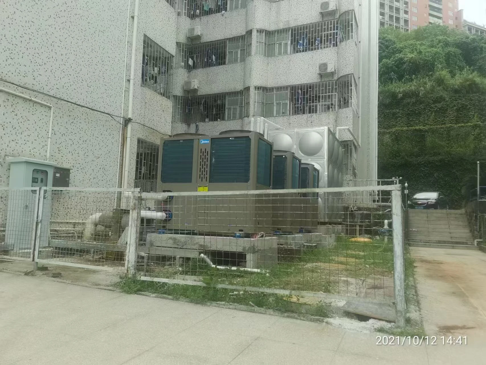 佛山三水乐平中学新校区学生宿舍空气能热泵机组