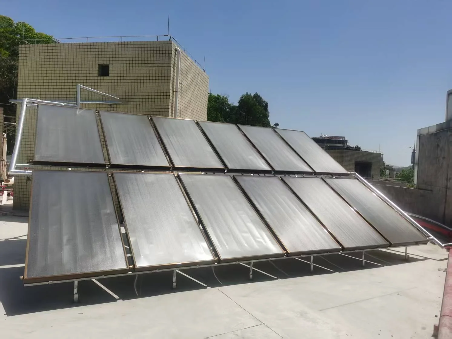 广州市社会福利院儿童楼屋面平板太阳能集热器